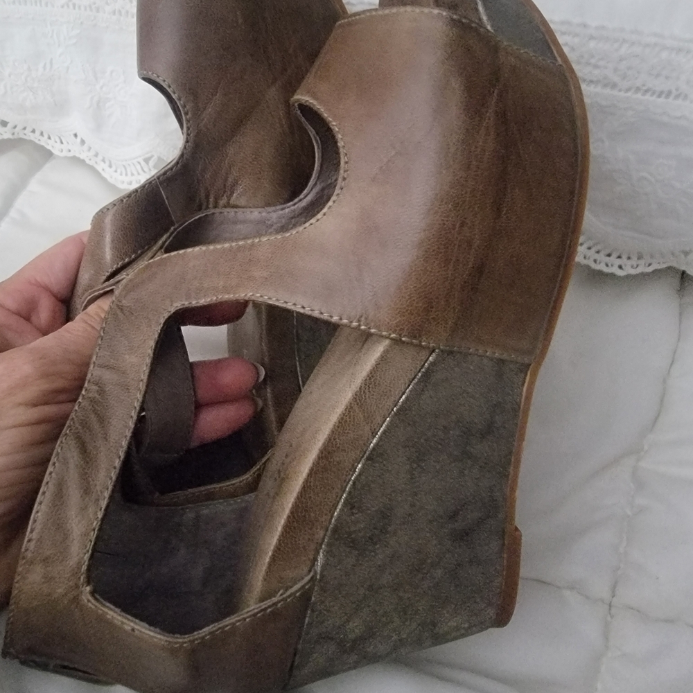 Antelope Brown and Gray Wedge Sandals